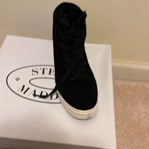 Size 8 wedge Steve Madden black sneaker